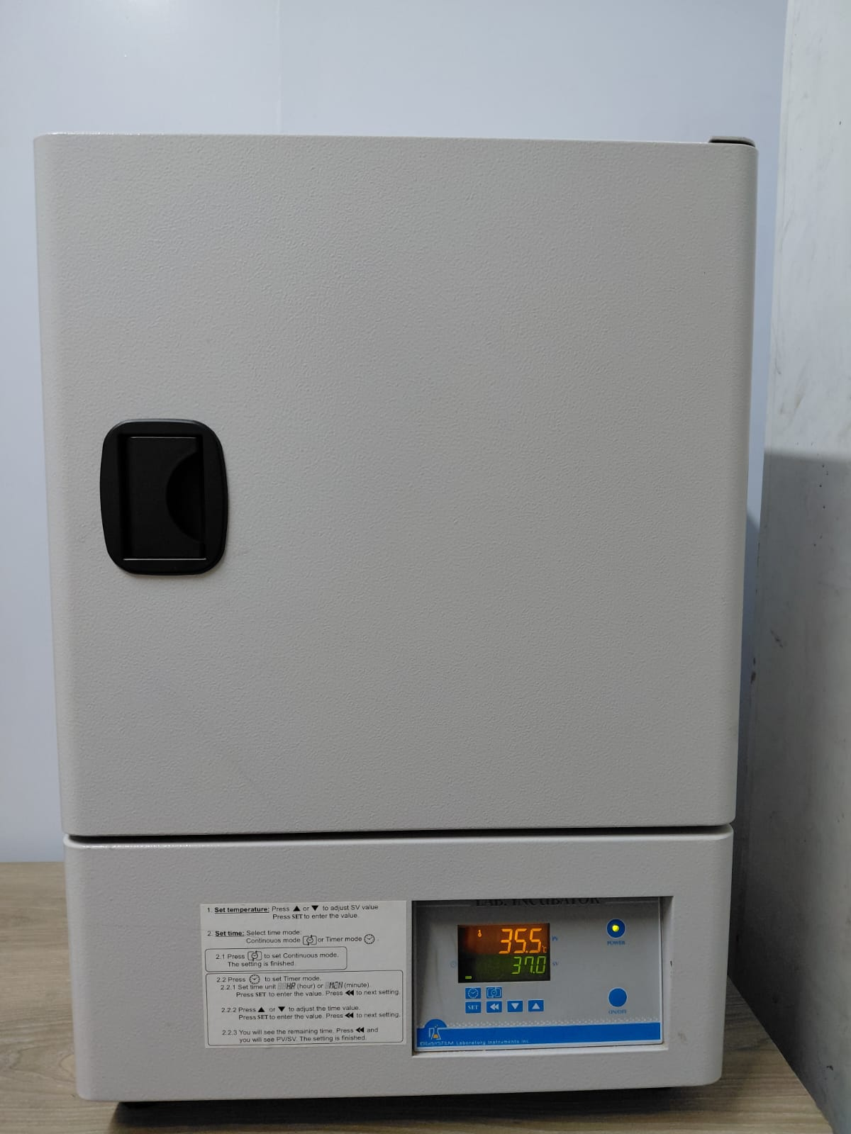 Controlled laboratory incubation at Dhaka PetLab
